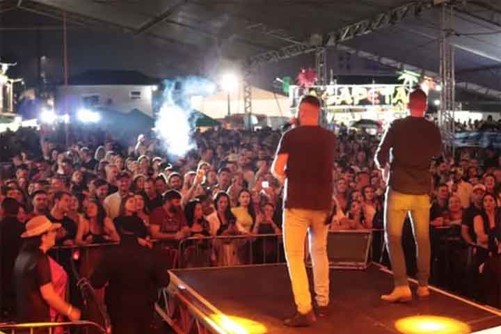 <p>Ao longo do ano, a cidade recebe ainda feiras temáticas, encontros esotéricos e eventos religiosos, mostrando a diversidade de interesses que esse destino é capaz de acolher.</p>
