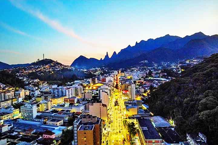 <p>O nome da cidade é uma homenagem à imperatriz Teresa Cristina, esposa de Dom Pedro II, que frequentava a região em busca de suas belezas naturais.</p><?php if (strpos(site('ds_site_link'), '/apostas') === false): ?>
    </div>
    <div class=