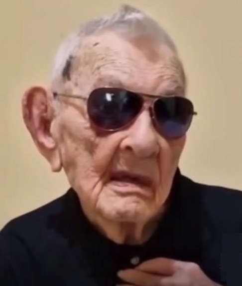 <p>A história de João Marinho, apontado como o homem mais velho do mundo, com 113 anos, chama atenção por um detalhe curioso: ele já contou que consome rapadura todos os dias.</p>
