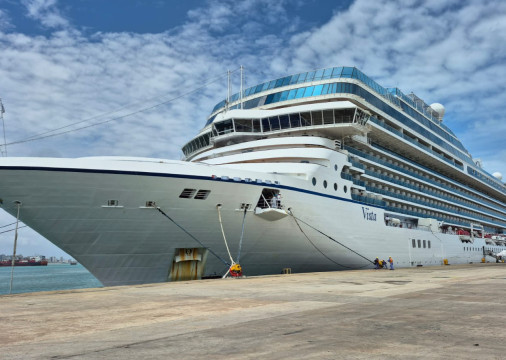 O navio de cruzeiro Vista veio de Belém e ainda hoje, 17, segue viagem com destino a Recife, às 20h