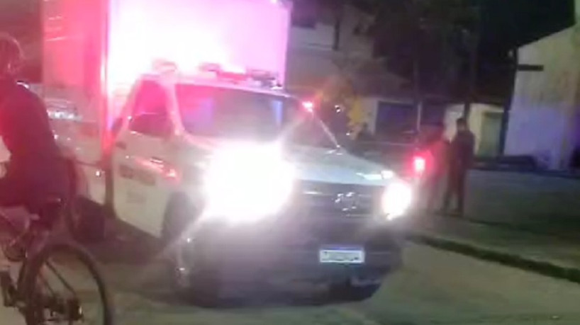 Homem foi morto e outras pessoas foram baleadas em uma praça do bairro Tabapuá, em Caucaia, na noite dessa sexta-feira, 16 