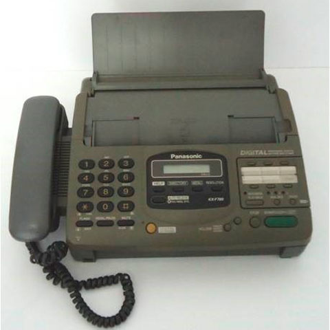 <p>Fax. Esse aparelho realmente acabou. Ele era uma espécie de carta (que, aliás, também está acabando) com e-mail.</p>
