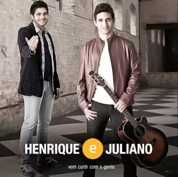 <p><span style=font-weight: 400;>O primeiro álbum da dupla foi lançado em 2011. “Vem Curtir com a Gente” apresentou um repertório que combinou canções autorais e regravações.</span></p>
