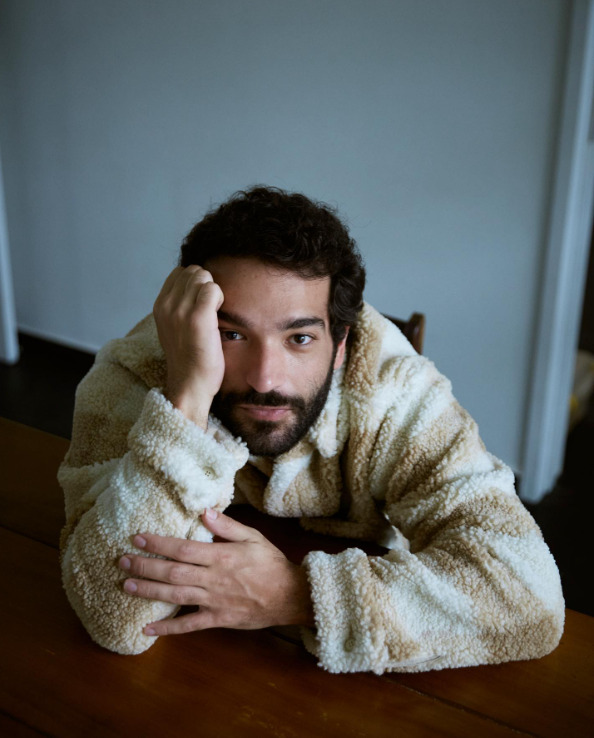 <p>Assim, o folhetim da Globo retratou os desafios médicos, emocionais e familiares de quem enfrenta esse tipo de câncer que afeta o sangue. Além de mostrar os sintomas precoces da doença.</p></div>

<!-- INTERBANNER 5 [RETANGULO(BR)] - DESKTOP - [INTERNAS] -->
<div class=