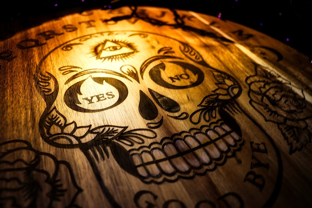 <p>Mas, curiosamente, não foi a primeira vez que crianças foram hospitalizadas na Colômbia após mexerem em um tabuleiro Ouija.</p>
