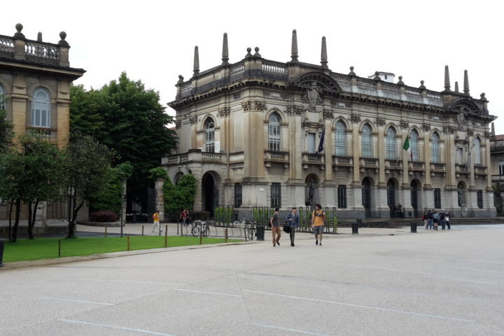 <p>O estudo conduzido pela Universidade Politécnica de Milão (foto) usou tecnologias avançadas de escaneamento, confirmando a presença dessas passagens secretas, mencionadas no Codex Forster I.</p></div>

<!-- INTERBANNER 5 [RETANGULO(BR)] - DESKTOP - [INTERNAS] -->
<div class=