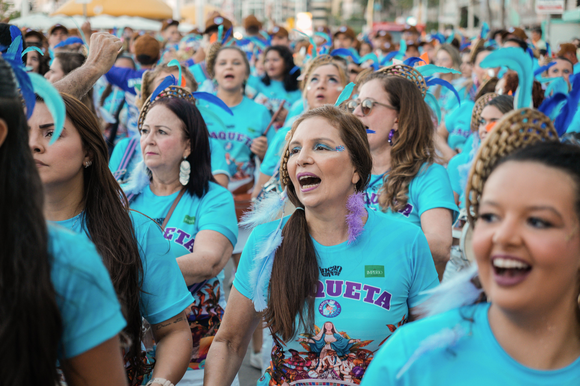 FORTALEZA, CEARÁ, BRASIL, 17-01-2026: Pré-carnaval na Beira Mar, com apresentação de escolas de bateria. Na foto, a bateria Baqueta.(Foto: Fernanda Barros/ O Povo) (Foto: FERNANDA BARROS)
