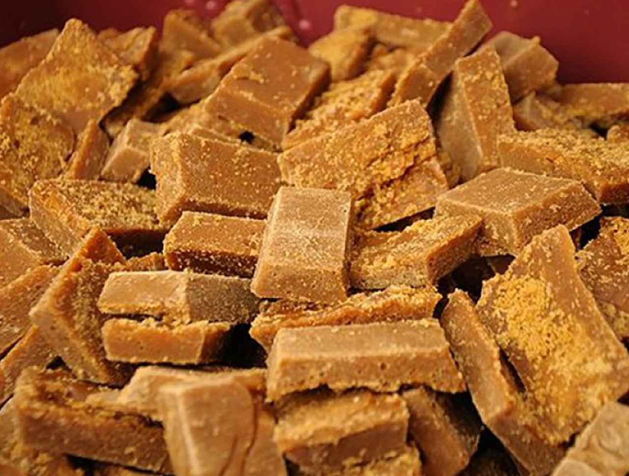 <p>Em um tempo em que o açúcar costuma ser tratado como vilão absoluto da alimentação, o hábito surpreende e desperta debate sobre longevidade, cultura alimentar e equilíbrio.</p></div>

<!-- INTERBANNER 5 [RETANGULO(BR)] - DESKTOP - [INTERNAS] -->
<div class=