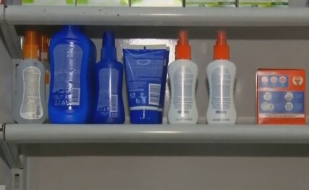 <p>Repelentes comuns contra insetos não costumam ser eficazes contra percevejos . É melhor optar por tratamentos químicos e limpeza profissional caso já haja a infestação.</p>
