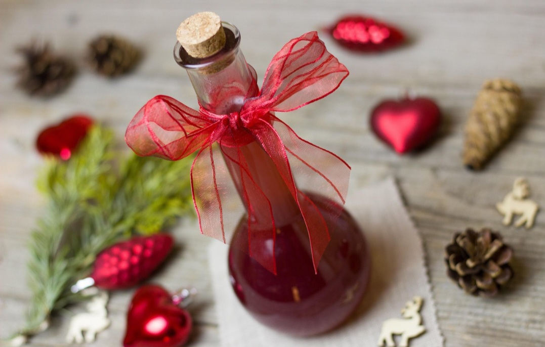 <p>O vinagre de vinho tinto é encorpado, com sabor forte e levemente adstringente. É ideal para temperar carnes, saladas robustas e molhos à base de ervas.</p><?php if (strpos(site('ds_site_link'), '/apostas') === false): ?>
    </div>
    <div class=