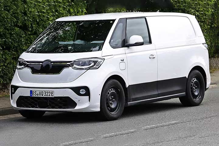 <p>Robusta, versátil e com baixo custo de manutenção, a Kombi se tornou símbolo de resistência.</p>
