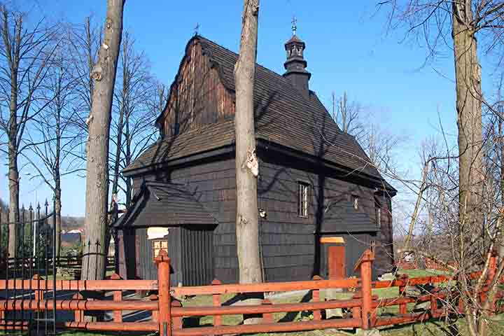 <p>Além dessa casa inusitada, Szymbark abriga diversas atrações que combinam história, cultura e elementos curiosos.</p><?php if (strpos(site('ds_site_link'), '/apostas') === false): ?>
    </div>
    <div class=