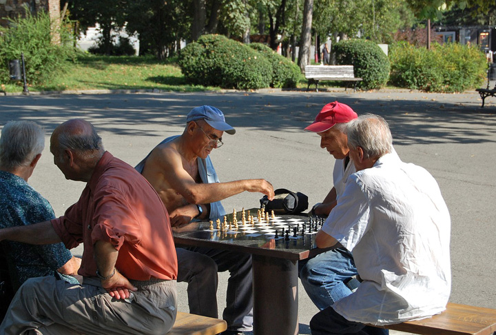 <p>Por sua natureza progressiva e impacto direto na qualidade de vida, a degeneração macular é considerada uma das principais causas de perda de visão em idosos.</p>
