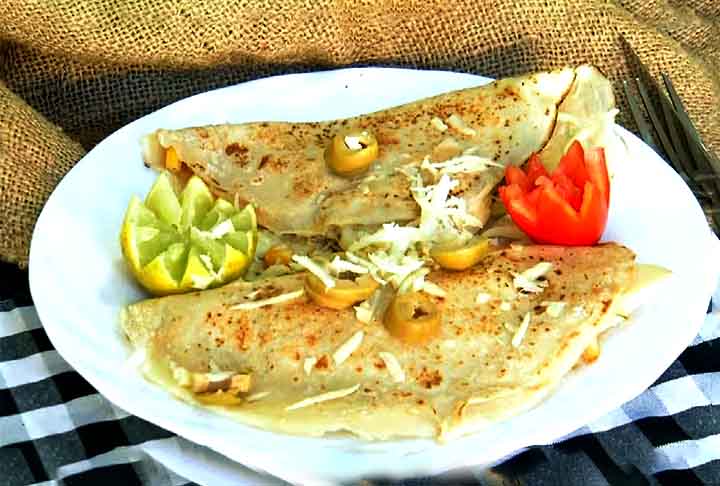 <p>O crepe também pode ter recheio doce ou salgado. Na versão doce é comum encontrar recheios de chocolate e frutas.</p>
