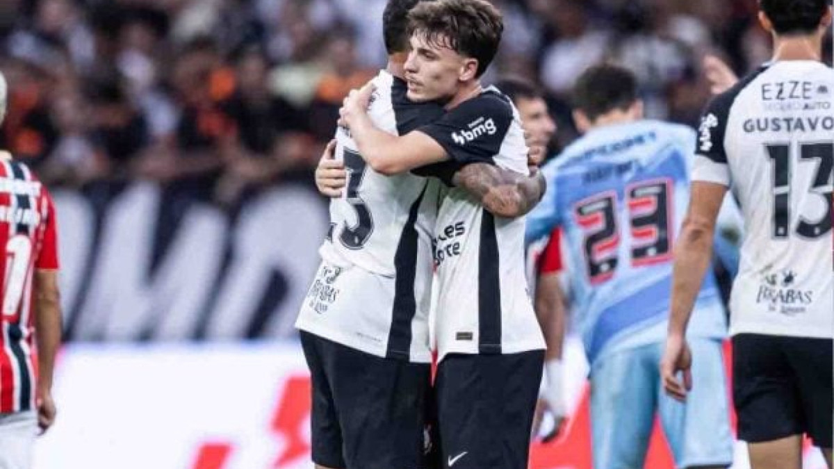 Meio-campista balança as redes nos acréscimos para o Corinthians e garante empate em clássico contra o São Paulo, em Itaquera