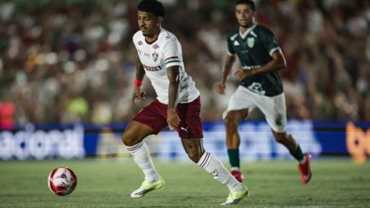 Após fracasso em negociação por Hulk, diretoria tricolor monitora mercado 