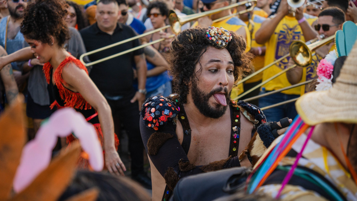 Prefeitura de Fortaleza amplia o n&uacute;mero de palcos no segundo final de semana de Pr&eacute;-Carnaval; foli&otilde;es poder&atilde;o usar o aplicativo Farol Cultural para criar o pr&oacute;prio circuito