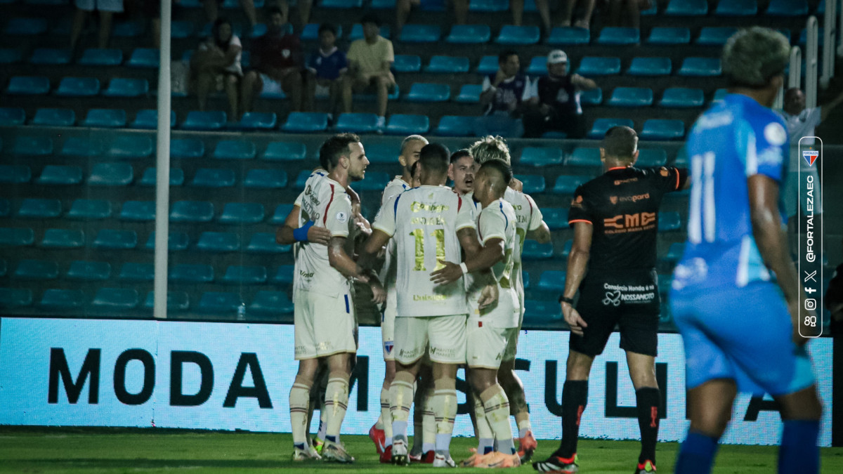 O Fortaleza enfrentou o Maracanã no estádio Presidente Vargas pelo Campeonato Cearense. 