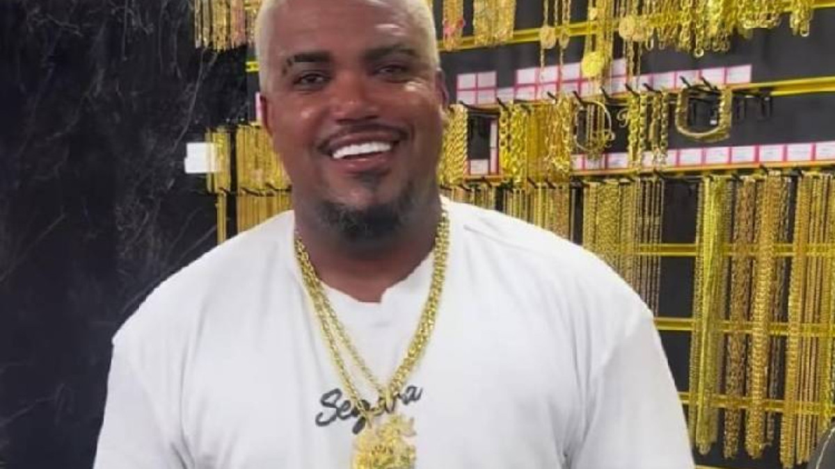 Cantor foi preso por violência doméstica