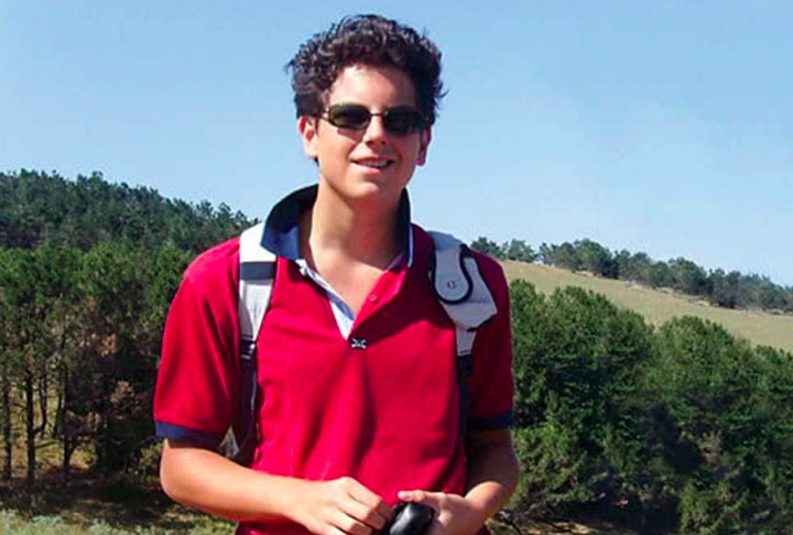 <p>Após o reconhecimento de milagres no Brasil e na Itália, o jovem se tornou o primeiro millennial a ser canonizado.</p>
