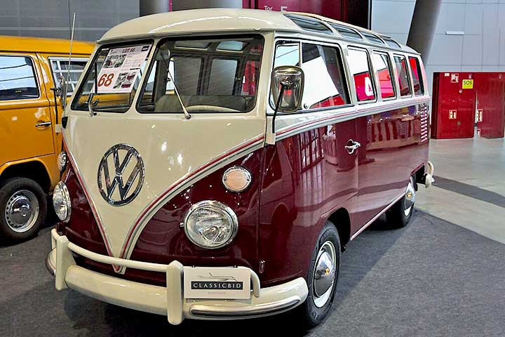 <p>A Kombi é um símbolo vivo da cultura automotiva e do imaginário brasileiro, cuja simplicidade e funcionalidade deixaram um legado importante.</p>
