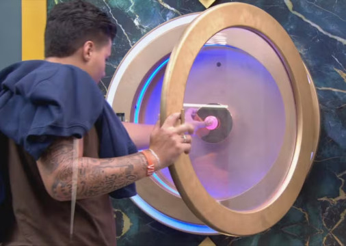 Pedro, participante do grupo Pipoca, deixou a Casa do BBB 26 neste domingo, 18