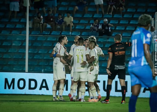 O Fortaleza enfrentou o Maracanã no estádio Presidente Vargas pelo Campeonato Cearense. 