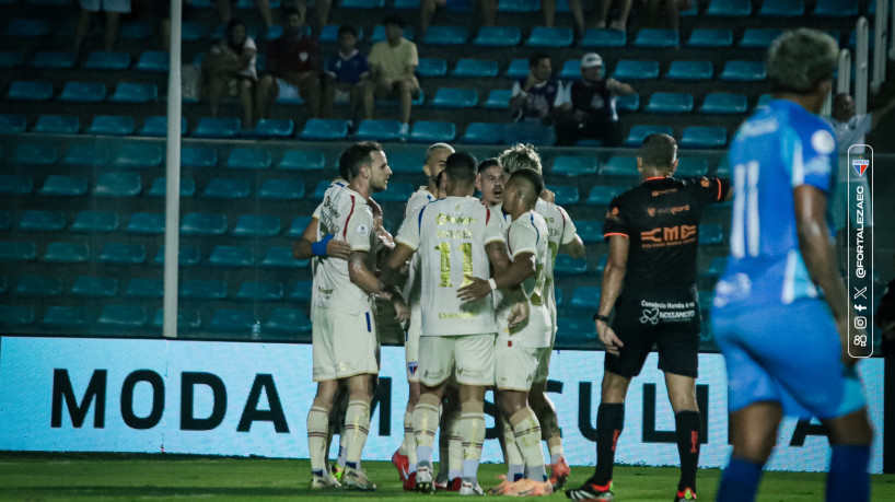 O Fortaleza enfrentou o Maracanã no estádio Presidente Vargas pelo Campeonato Cearense.  