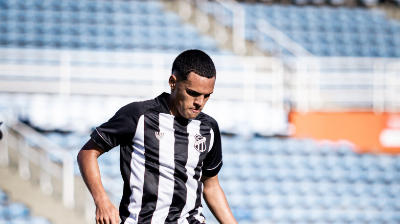 Ceará, do meia Melk, perdeu por 3 a 0 para o Grêmio e foi eliminado nas quartas de final da Copinha 