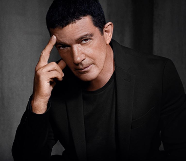 <p>Antonio Banderas – Nascido em Málaga em 10/8/1960, tornou-se um dos atores espanhóis mais reconhecidos no cinema mundial. Sua carreira abriu portas para outros nomes do país alcançarem produções internacionais.</p><?php if (strpos(site('ds_site_link'), '/apostas') === false): ?>
    </div>
    <div class=