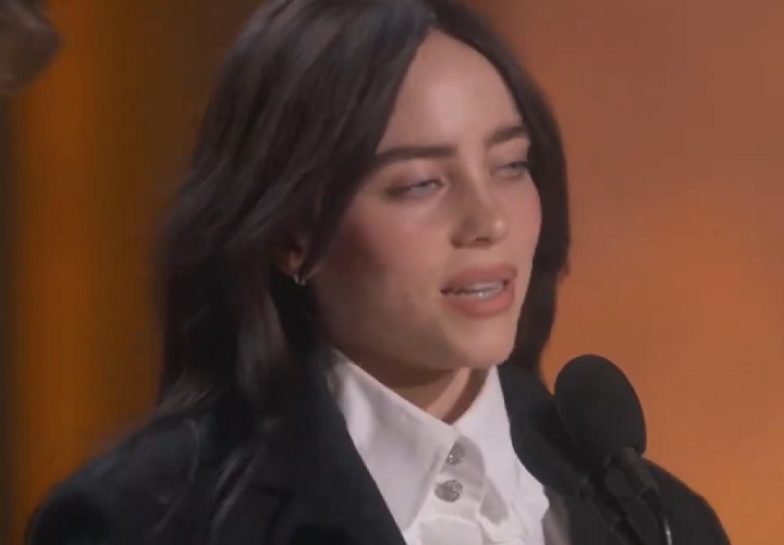 <p>Billie, inclusive, venceu o Oscar de Melhor Canção Original duas vezes. Ela foi premiada por músicas dos filmes <span class=hover:entity-accent entity-underline inline cursor-pointer align-baseline><span class=whitespace-normal>007: Sem Tempo para Morrer</span></span> e <span class=hover:entity-accent entity-underline inline cursor-pointer align-baseline><span class=whitespace-normal>Barbie</span></span>.</p>
