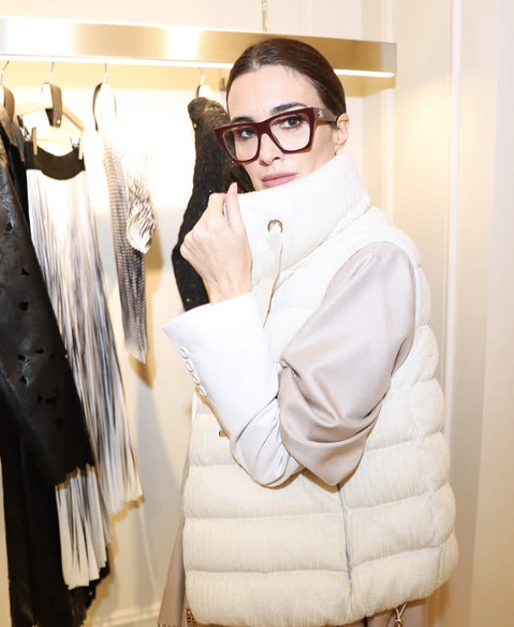 <p>Paz Vega – Nascida em Sevilha em 2/1/1976, alcançou notoriedade fora da Espanha ao participar de produções internacionais. Seu estilo expressivo levou a cultura espanhola a novos públicos.</p><?php if (strpos(site('ds_site_link'), '/apostas') === false): ?>
    </div>
    <div class=