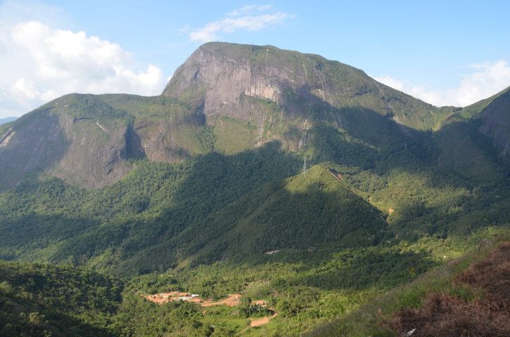 <p>Próximo do Centro de Petrópolis, o distrito de Itaipava também costuma receber eventos, shows e conta com vários restaurantes bem avaliados.</p>
