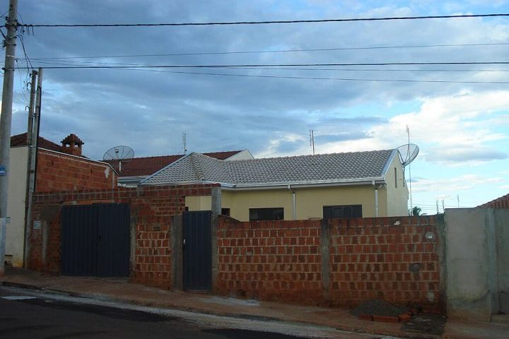 <p>Recebida a aprovação, é necessário assinar o contrato digitalmente e enviar fotos do imóvel antes da reforma.</p>
