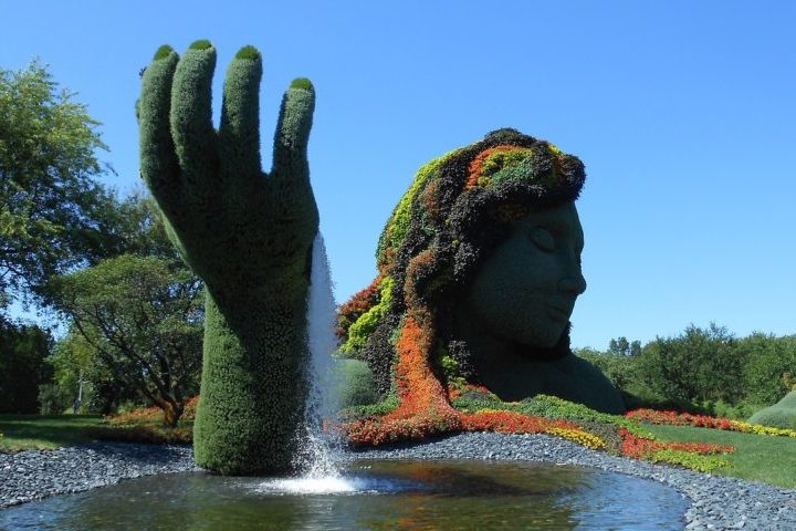 <p>O Jardim Botânico de Montreal, um dos maiores jardins botânicos da América do Norte, conta com mais de 22.000 espécies de plantas e é um dos lugares mais visitados da cidade.</p>
