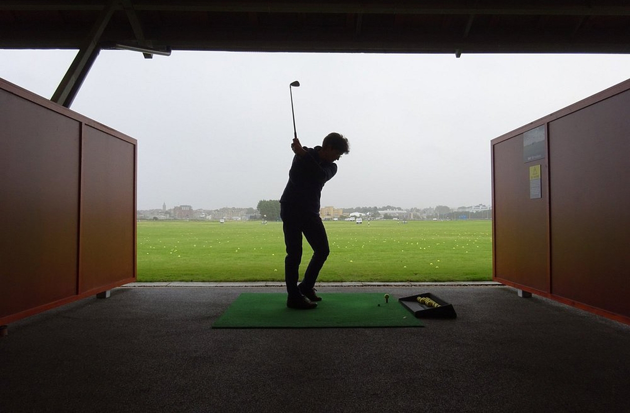 <p>O golfe na Escócia não é apenas um esporte, mas sim parte da identidade e orgulho nacional, pois desde os séculos passados molda a cultura e atrai visitantes, consolidando-se como prática de prestígio mundial.</p>
