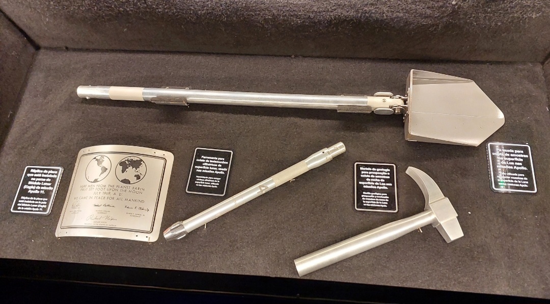 <p>O Space Adventure, que também tem uma unidade em Canela, no Rio Grande do Sul, abriga o maior acervo de artigos da Nasa fora dos Estados Unidos.</p></div>

<!-- INTERBANNER 5 [RETANGULO(BR)] - DESKTOP - [INTERNAS] -->
<div class=