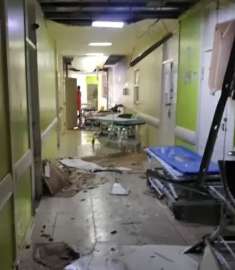 <p>Pacientes da Unidade de Pronto Atendimento em Uberaba tiveram que ser transferidos, pois as pedrinhas de gelo destruíram partes da UPA.</p>
