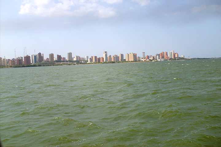 <p>Com mais de 13 mil quilômetros quadrados de extensão, o Lago Maracaibo é uma das maiores e mais antigas massas d’água do planeta, com registros geológicos que apontam entre 20 e 36 milhões de anos de existência, o que o torna um dos lagos mais antigos do mundo.</p><?php if (strpos(site('ds_site_link'), '/apostas') === false): ?>

    </div>

    <div class=