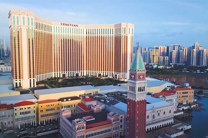 <p>Macau (China) – Principal polo mundial do jogo em receita, supera Las Vegas nesse quesito. Combina cassinos monumentais com forte influência cultural chinesa.</p><?php if (strpos(site('ds_site_link'), '/apostas') === false): ?>
    </div>
    <div class=