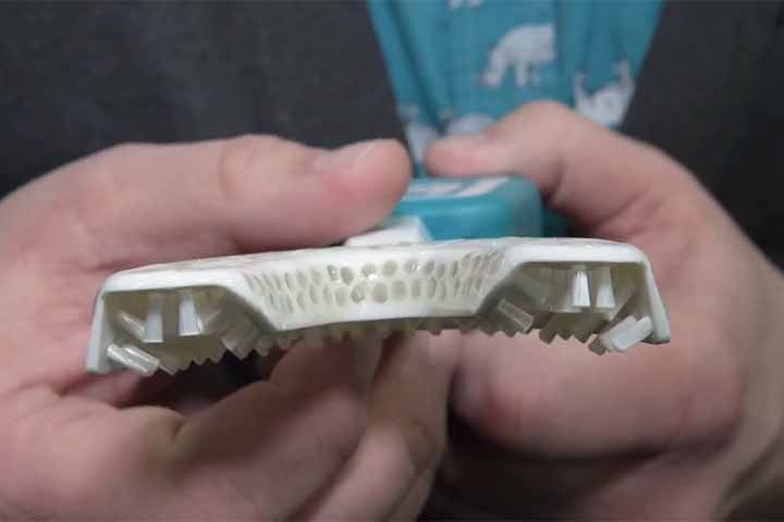 <p>As informações coletadas podem ser enviadas para um aplicativo, onde ficam disponíveis para acompanhamento médico, abrindo caminho para um monitoramento contínuo e integrado da saúde do usuário.</p><?php if (strpos(site('ds_site_link'), '/apostas') === false): ?>

    </div>

    <div class=