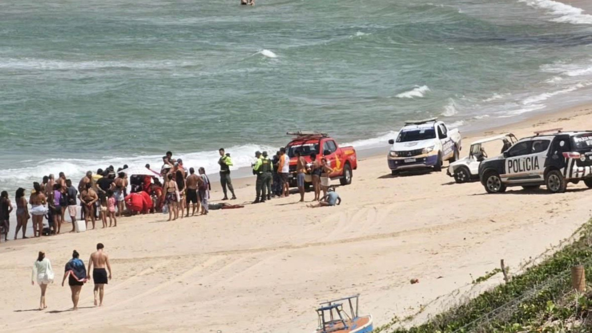 Afogamento foi registrado em um trecho da praia de Canoa Quebrada, na Vila dos Pescadores, em Aracati