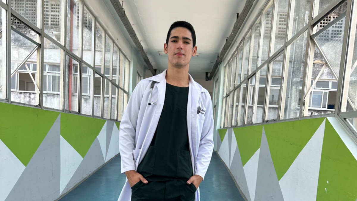 Atualmente ele concilia o curso de medicina com sua mentoria em reda&ccedil;&atilde;o