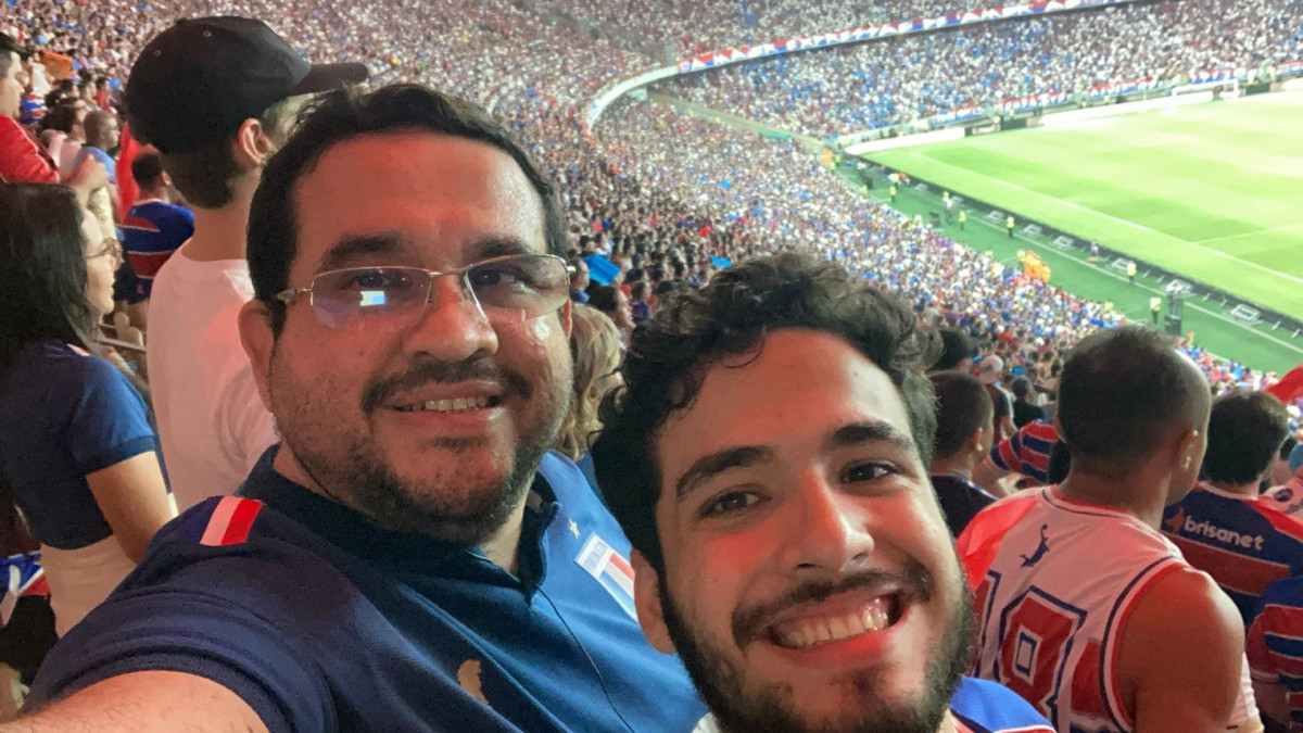 João Victor Fontenele (à direita) cursava Engenharia da Computação, na UFC