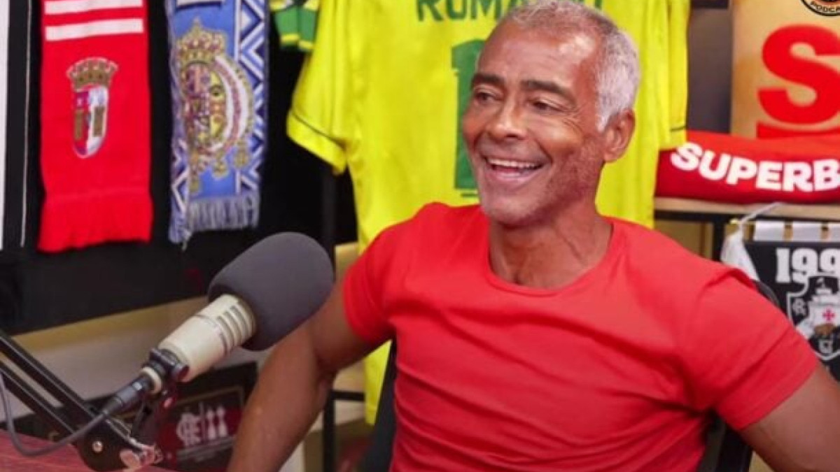 Baixinho também opina sobre a concorrência pela vaga de centroavante na Seleção Brasileira para a Copa do Mundo em junho