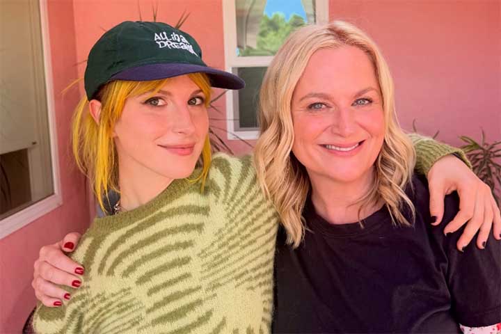 <p>Em 2015, deu voz à personagem Alegria no filme de animação “Divertida Mente”, da Pixar, vencedor do Oscar de Melhor Animação no ano seguinte. No mesmo período, integrou o elenco da série “Wet Hot American Summer”, produzida pela Netflix.</p>
