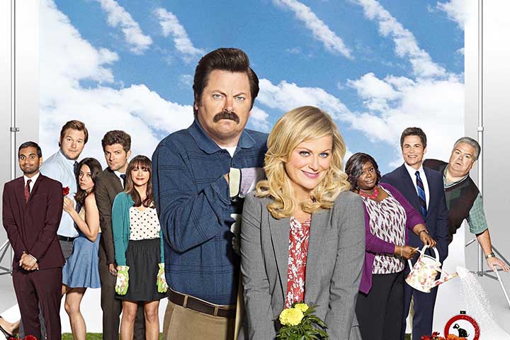 <p>Em seguida, atuou na série “Parks and Recreation”, no papel de Leslie Knope, vice-diretora do departamento de parques e recreação da fictícia cidade de Pawnee, em Indiana. Pelo trabalho, Poehler venceu o Globo de Ouro de Melhor Atriz em Série de Comédia ou Musical em 2014, além de acumular múltiplas indicações ao Emmy.</p>
