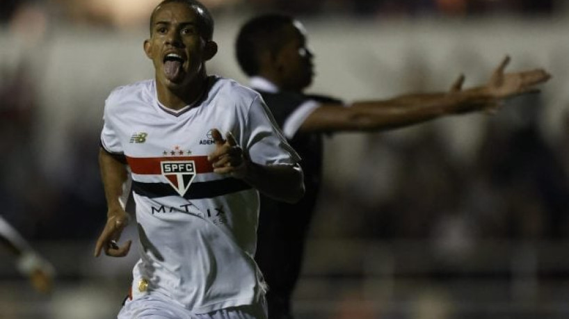 Tricolor marcou dois gols na reta final da partida e garantiu sua vaga para encarar o Ibrachina por uma vaga na final 