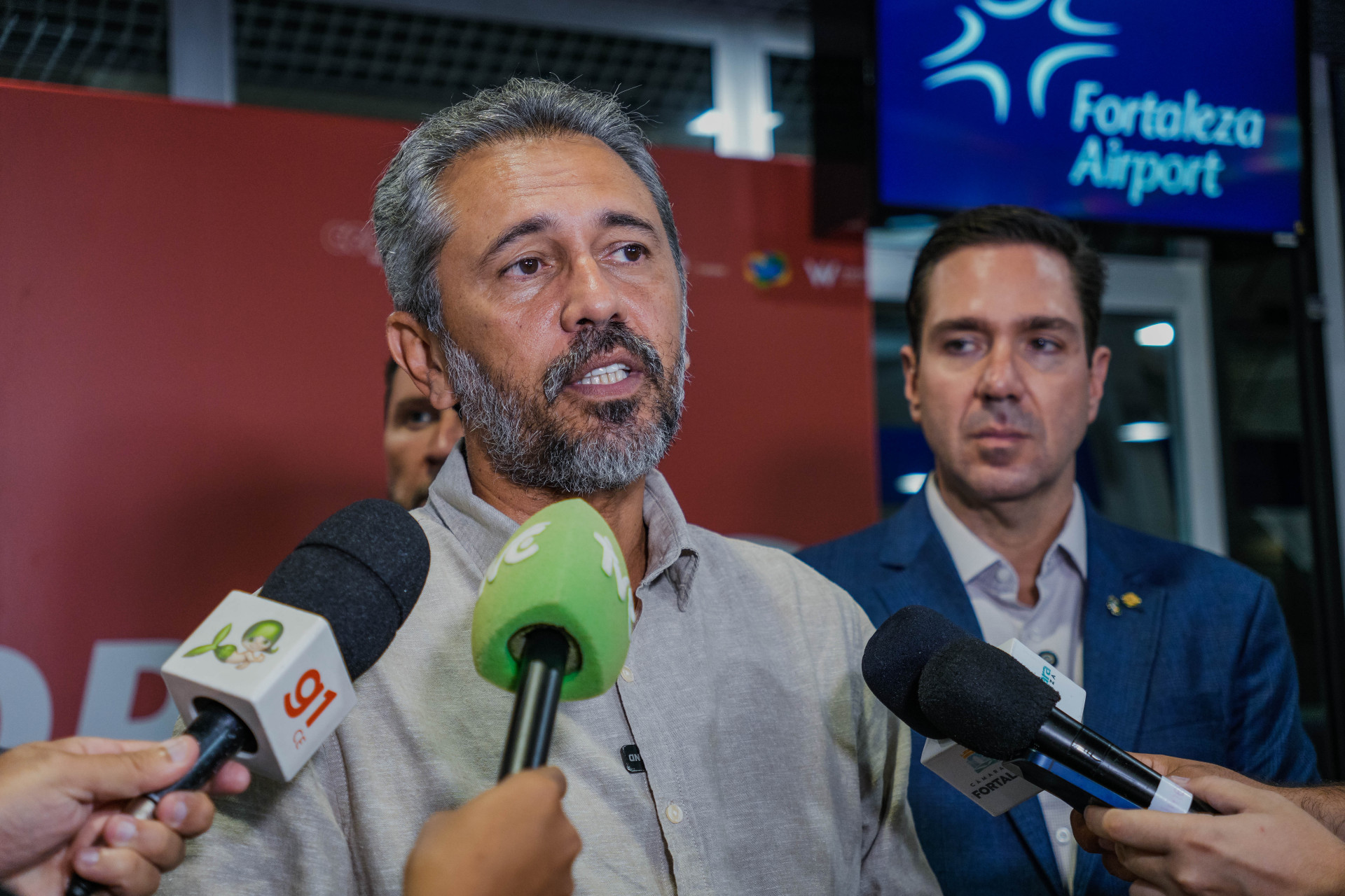 Governador Elmano de Freitas (Foto: FERNANDA BARROS)