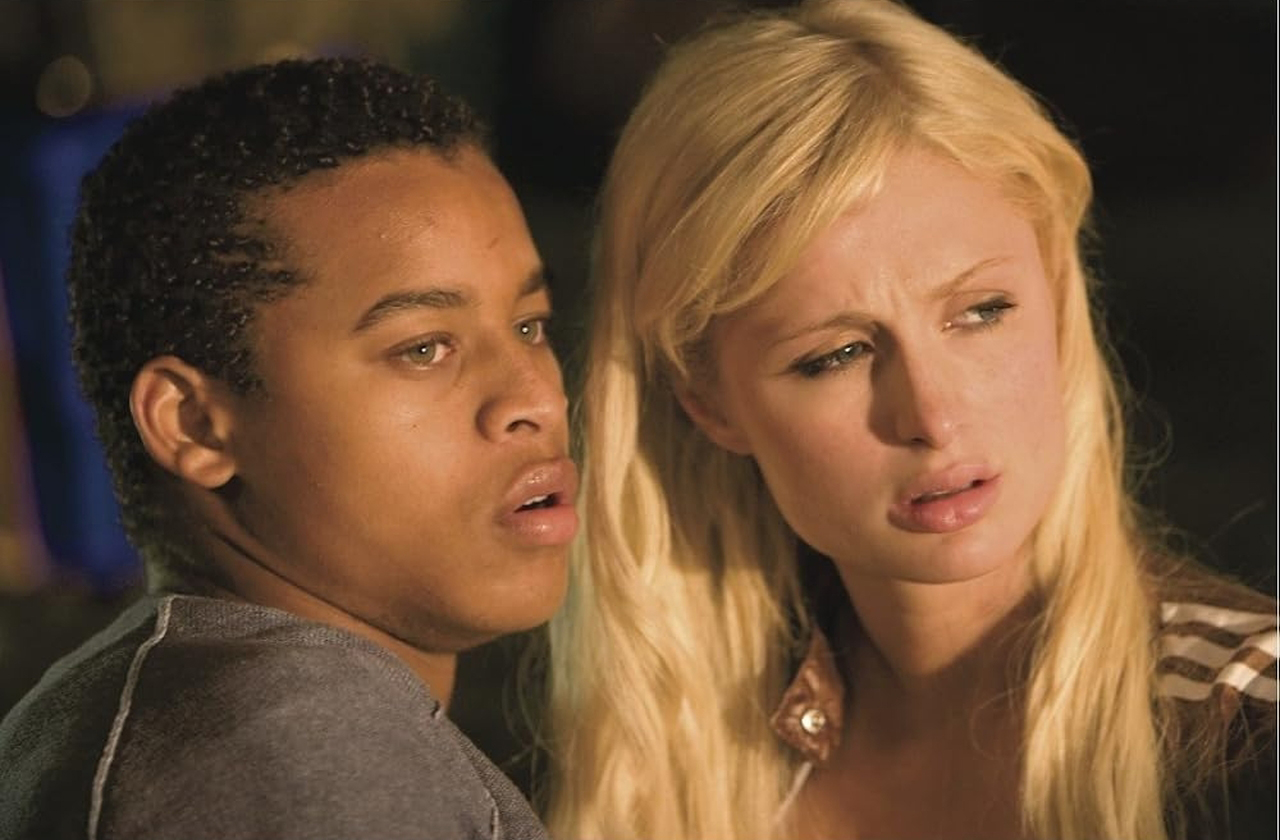 <p>Paris participou de filmes como “House of Wax”, “Zoolander” e “The Hottie and the Nottie”, o que reforçou sua imagem de atriz e, consequentemente, ampliou sua presença em Hollywood mesmo em produções controversas.</p>
